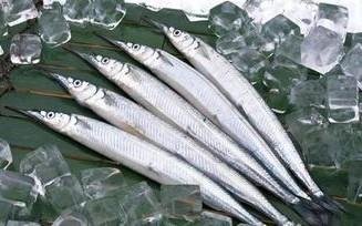 鱼类与禽畜相比，肌肉组织含水多，可溶性蛋白质含量高