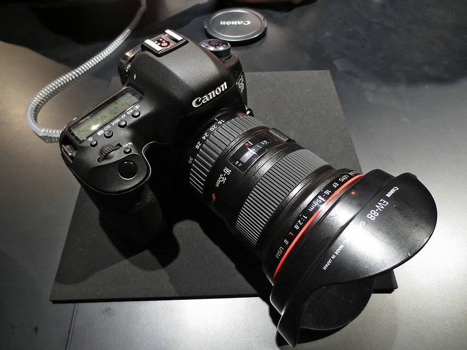 佳能24105镜头价格_佳能5d3配24105镜头_佳能60d配24105镜头